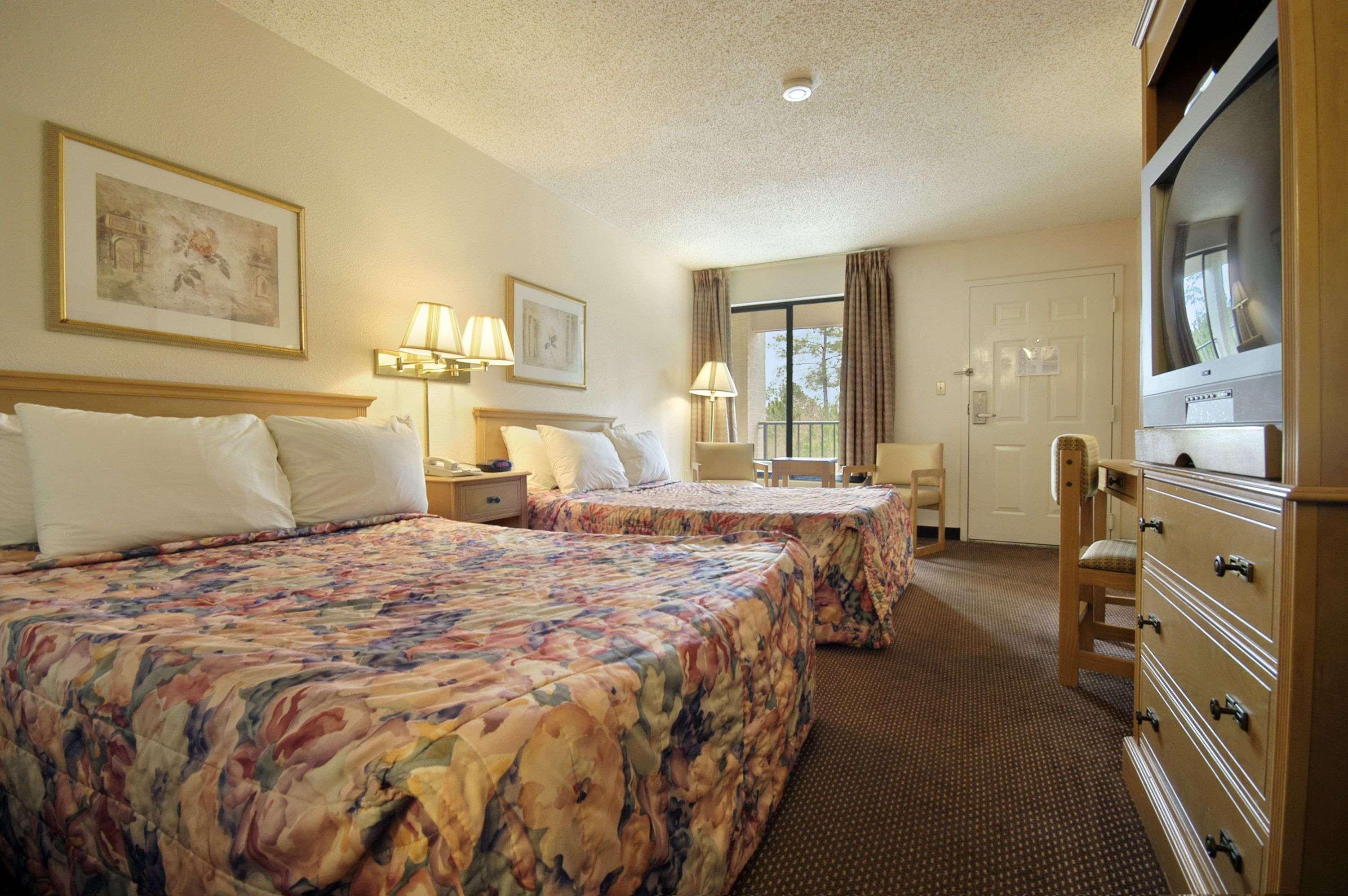 Days Inn & Suites Mobile Tillmans Corner Room photo